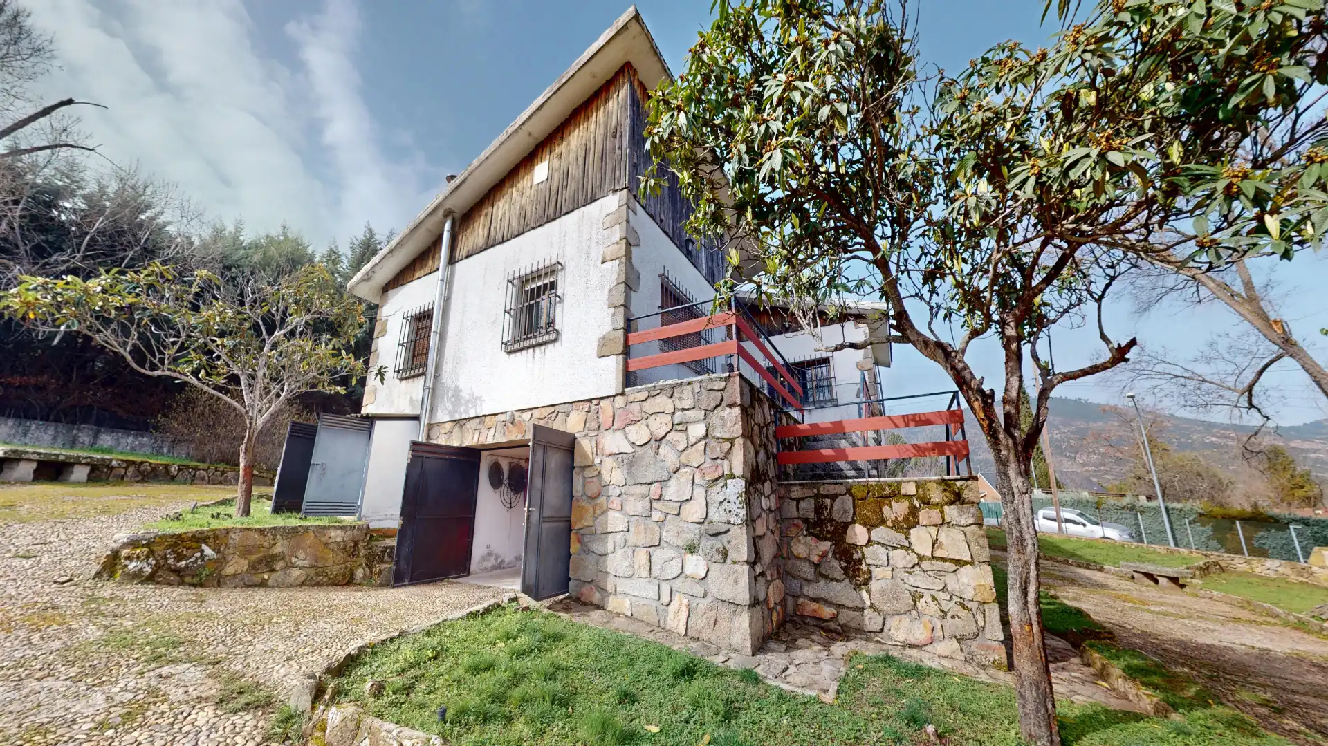 Vista exterior de Casa o chalet en venta en Robledo de Chavela con Calefacción, Jardín privado y Terraza
