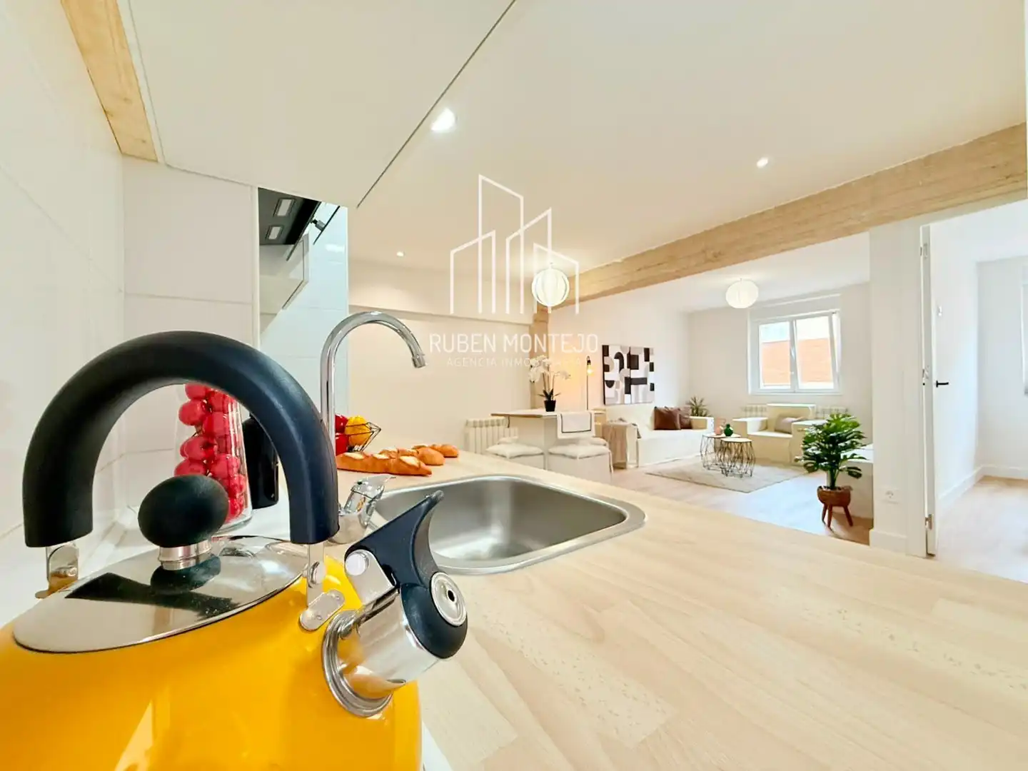 Cocina de Piso en venta en Salamanca con Calefacción, Terraza y Balcón