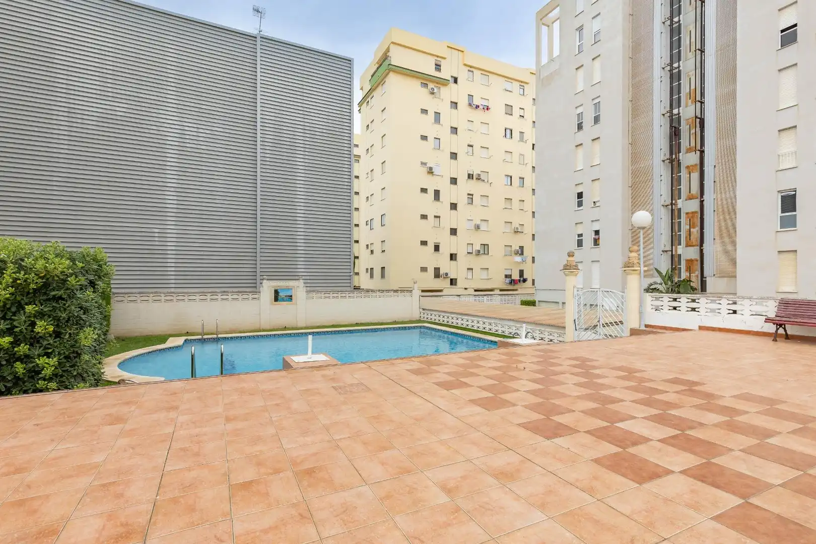 Swimming pool of Flat for sale in Gandia  with Air Conditioner, Heating and Terrace