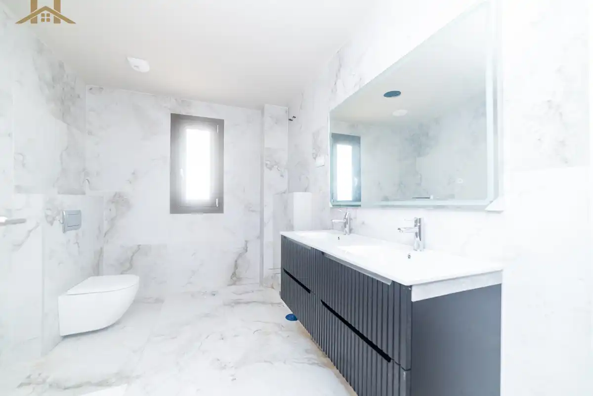 Bathroom of Houses for sale in Miraflores de la Sierra  with Heating, Private garden and Storage room