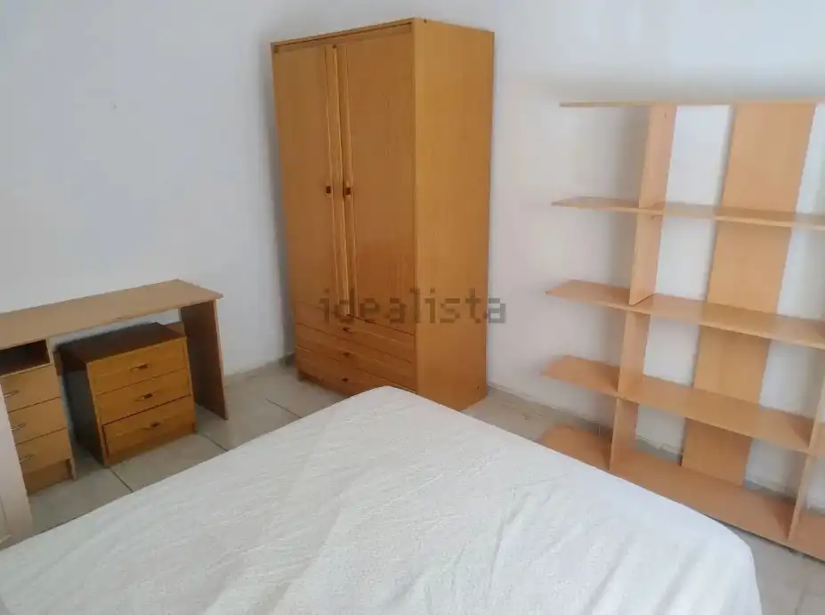 Schlafzimmer von Erdgeschoss zur Miete in Valencia mit Klimaanlage, Terrasse und Möbliert