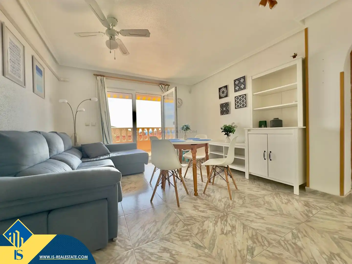 Living room of Flat for sale in Torrevieja  with Terrace, Furnished and Community pool