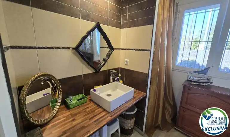 Bany de Casa o xalet en venda en Roses amb Calefacció, Jardí privat i Traster
