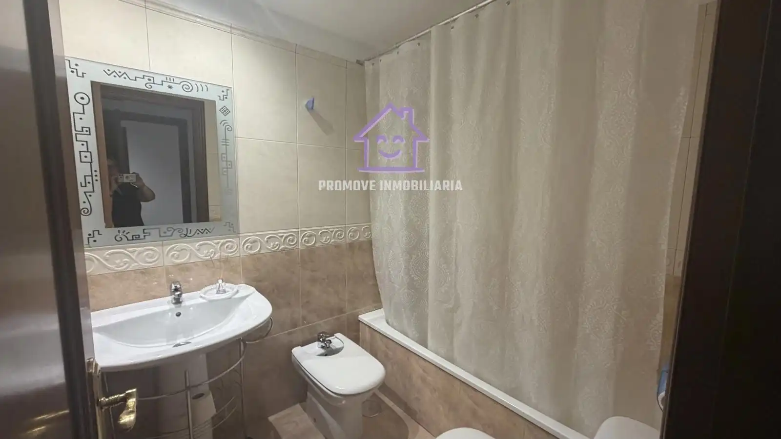 Bathroom of Flat for rent in Arteixo  with Heating, Storage room and Furnished