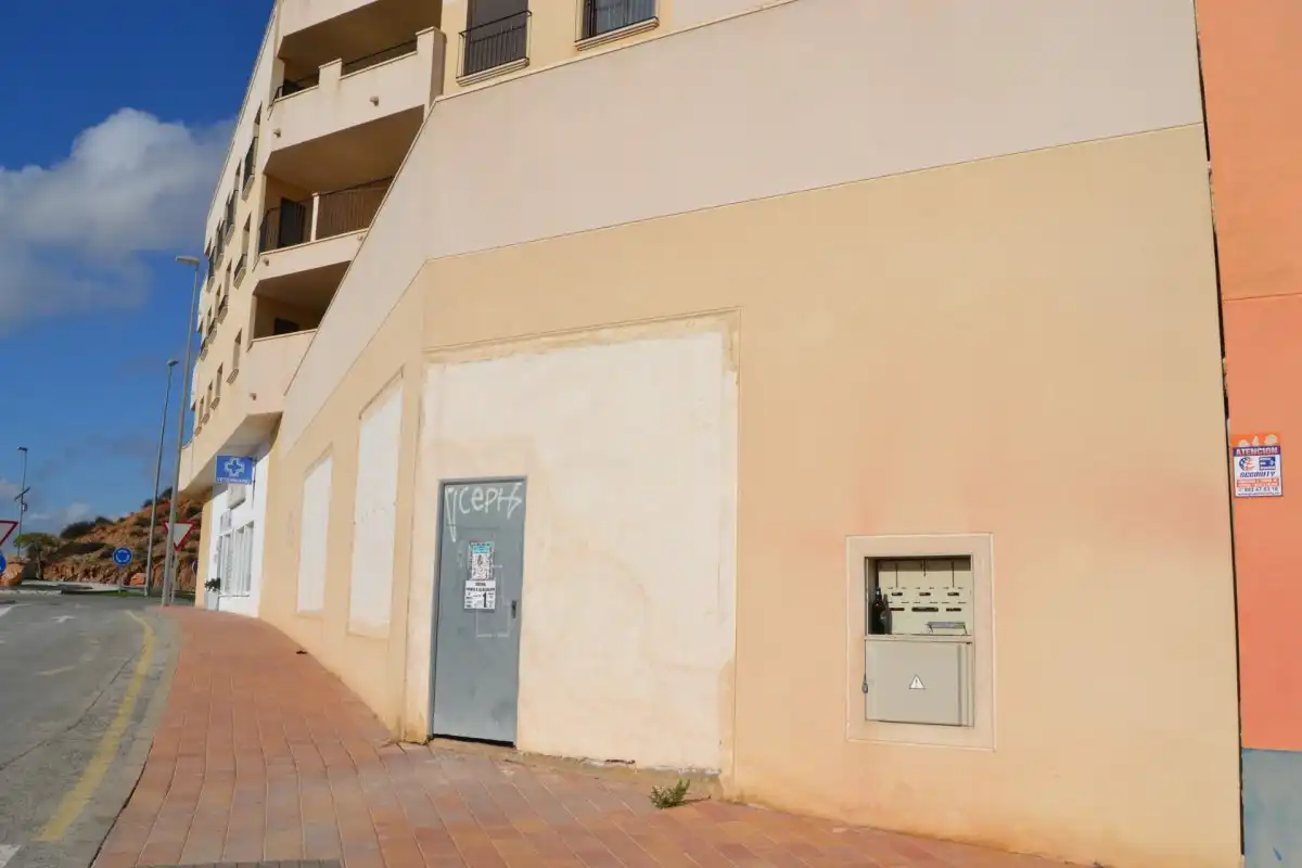 Local comercial en venta en Avenida De La Constitución, imagen 3