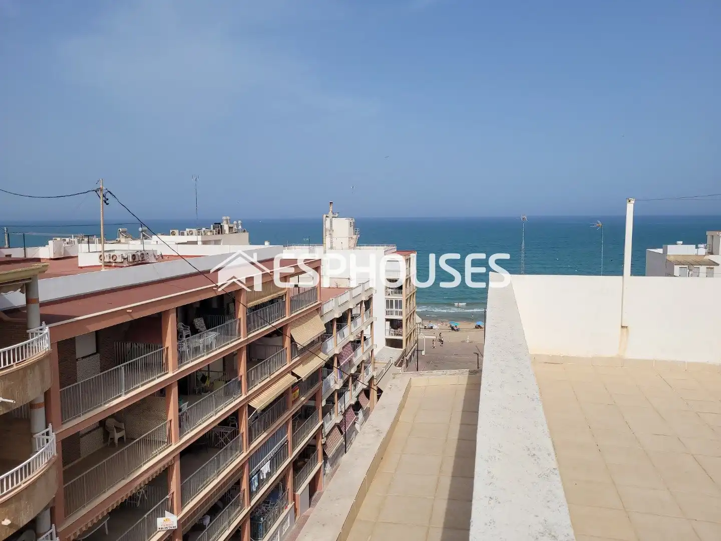 Apartment with terrace for sale in Guardamar Playa