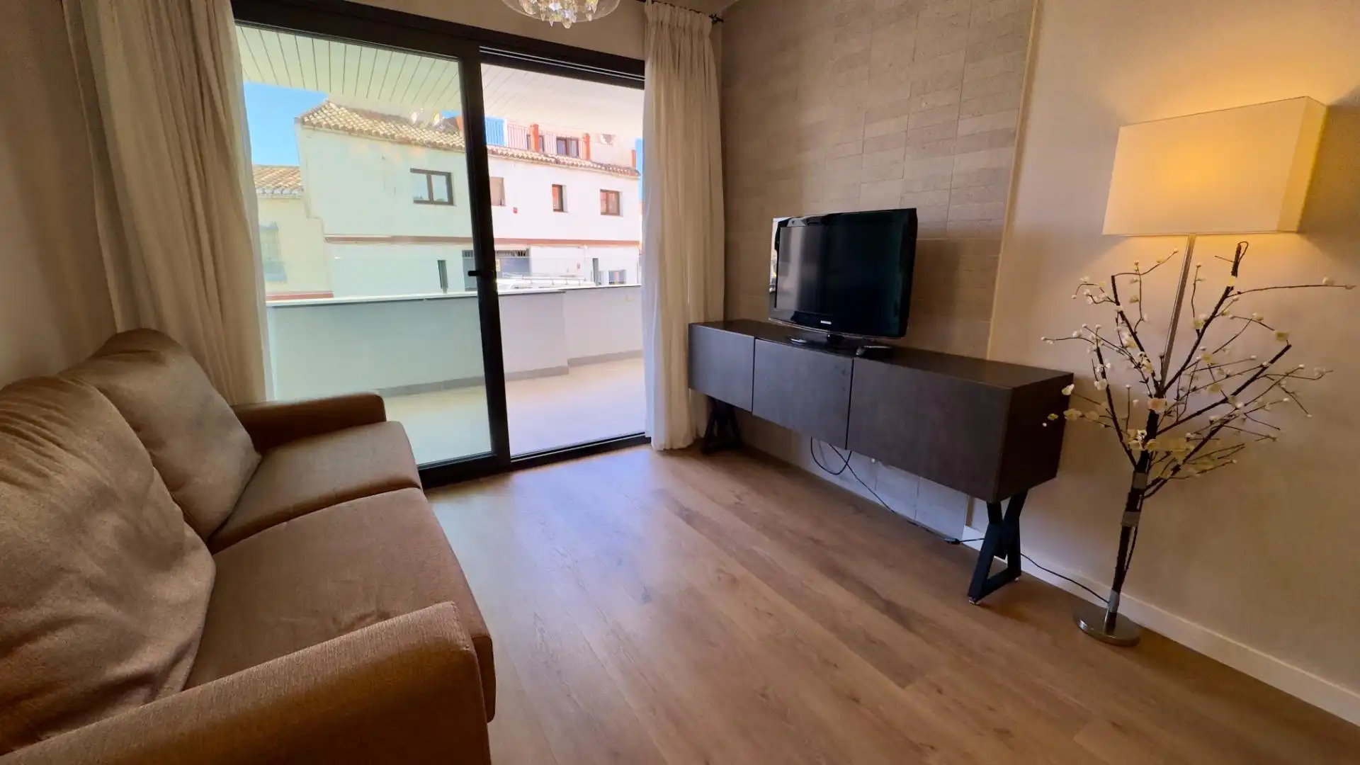 Living room of Flat for rent in Granada  with Air Conditioner, Heating and Terrace