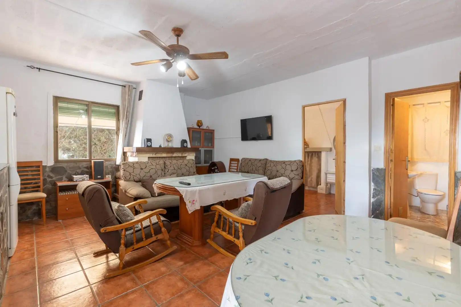 Sala de estar de Finca rústica en venta en Cogollos de la Vega con Jardín privado y Piscina