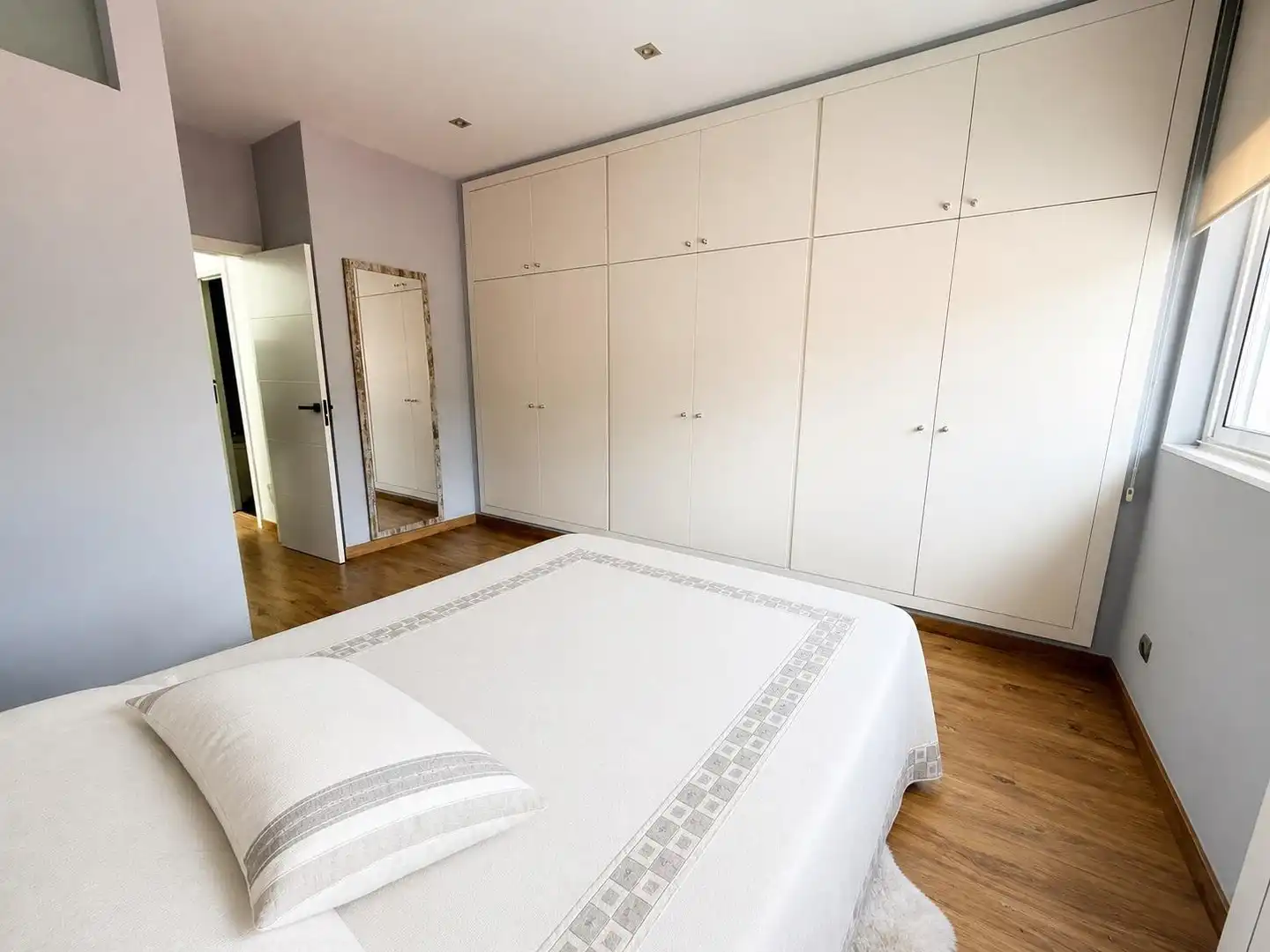 Bedroom of Houses for sale in Badalona  with Air Conditioner, Heating and Parquet flooring