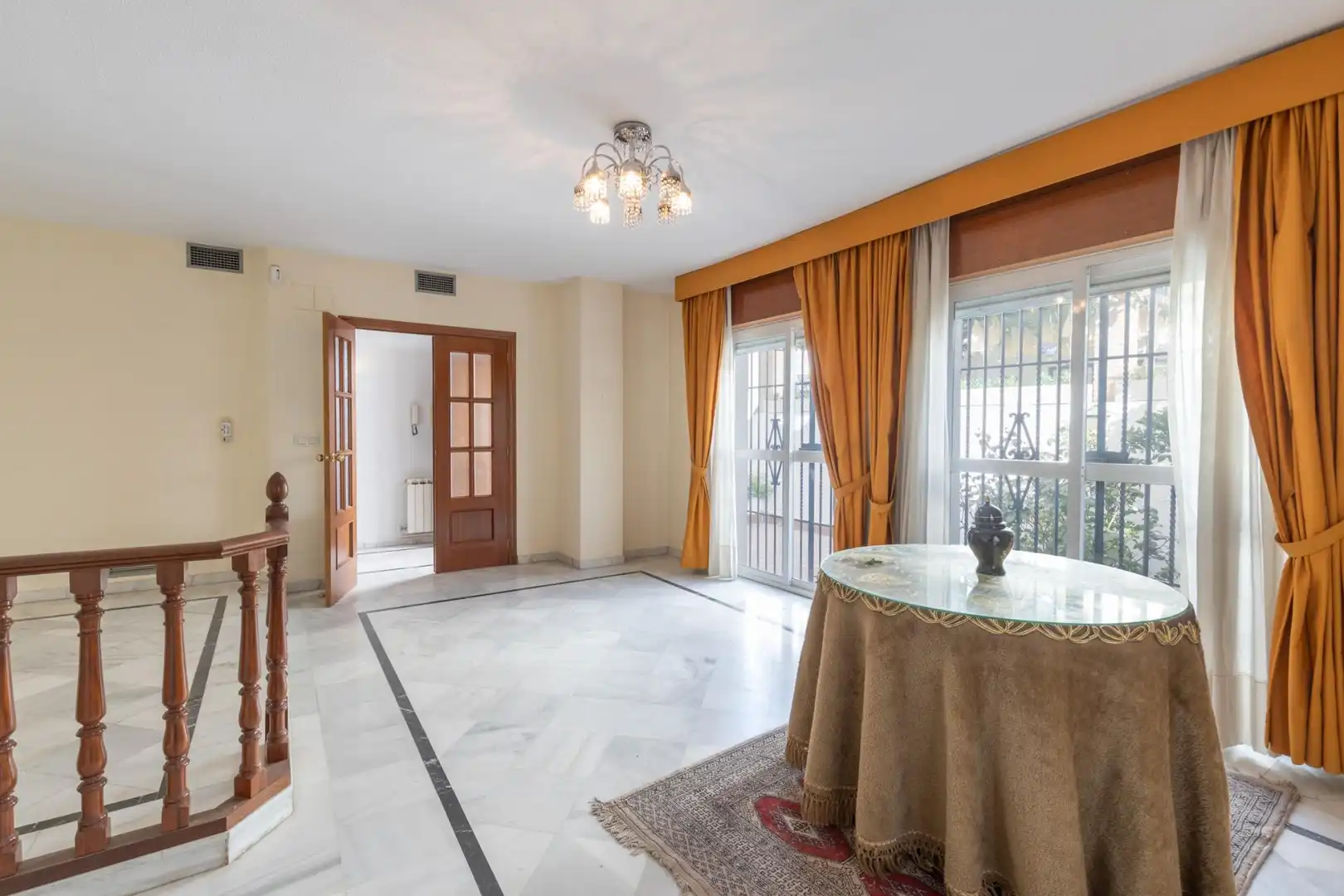 Casa adosada en venta en Granada con Calefacción, Terraza y Trastero