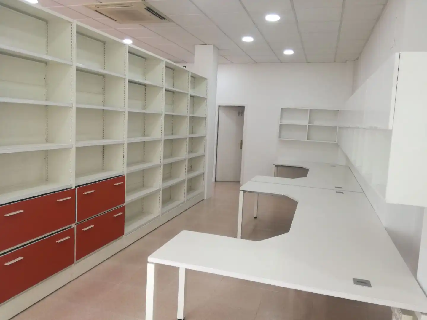 Commercial properties for rent in Ripollet  with Air Conditioner, Heating and Furnished