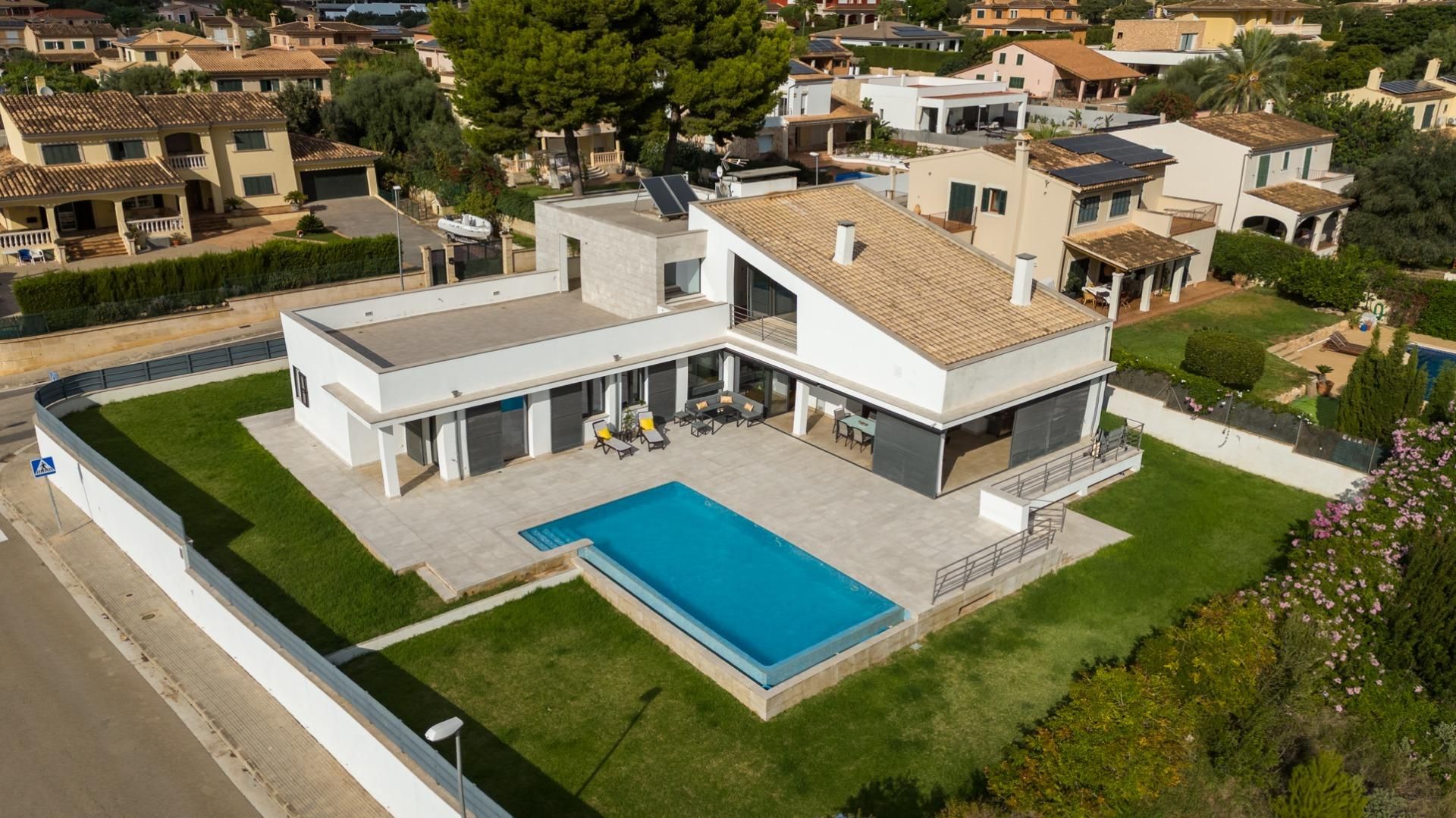 Vista exterior de Casa o xalet en venda en Marratxí amb Aire condicionat, Jardí privat i Parquet