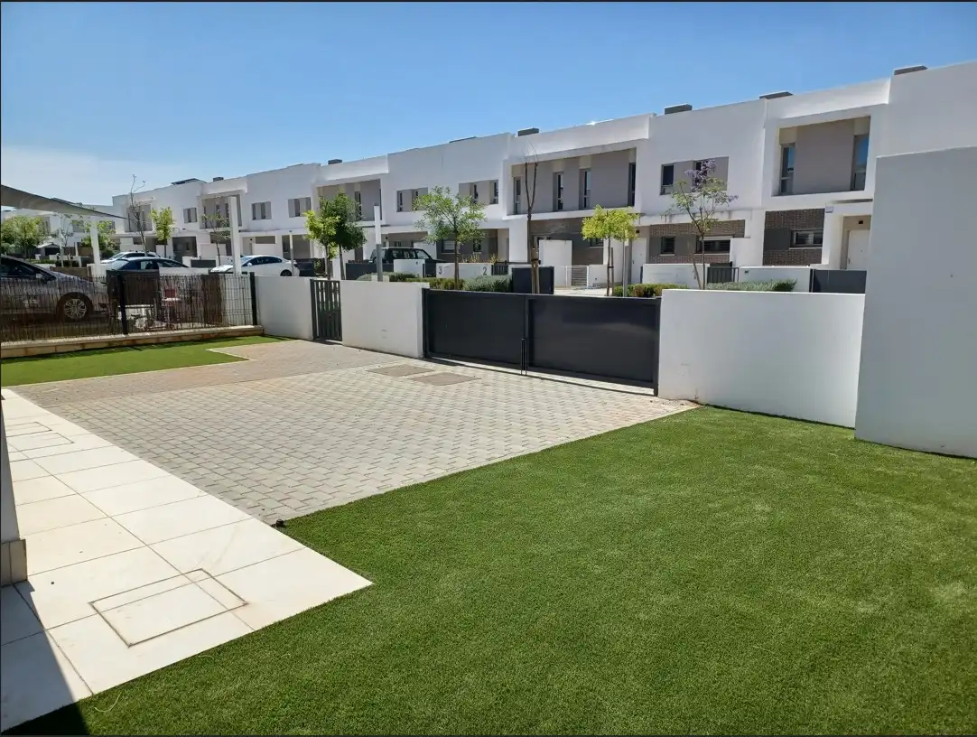 Houses for sale in Avenida de la Salud, Bellavista