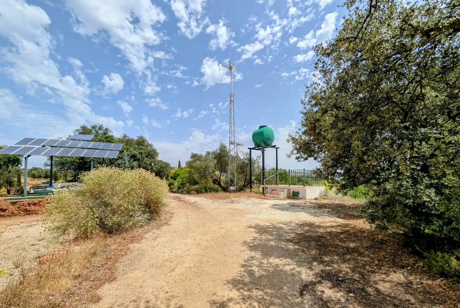 Vista exterior de Casa o xalet en venda en Loja amb Calefacció, Jardí privat i Terrassa