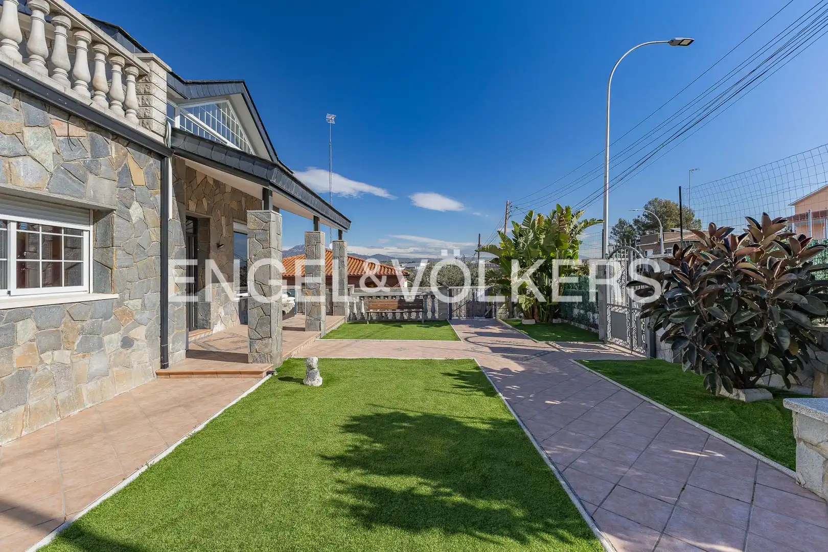 Terrassa de Casa o xalet en venda en Terrassa amb Aire condicionat, Calefacció i Jardí privat