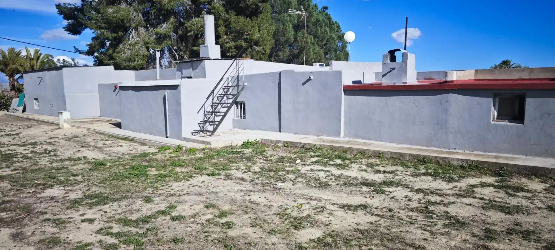 Vista exterior de Finca rústica en venda en Novelda amb Aire condicionat i Piscina