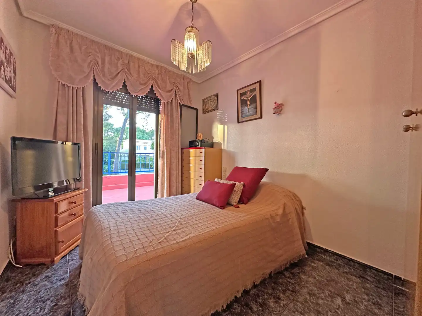 Habitación de Casa o chalet en venta en Paterna con Aire acondicionado, Jardín privado y Terraza