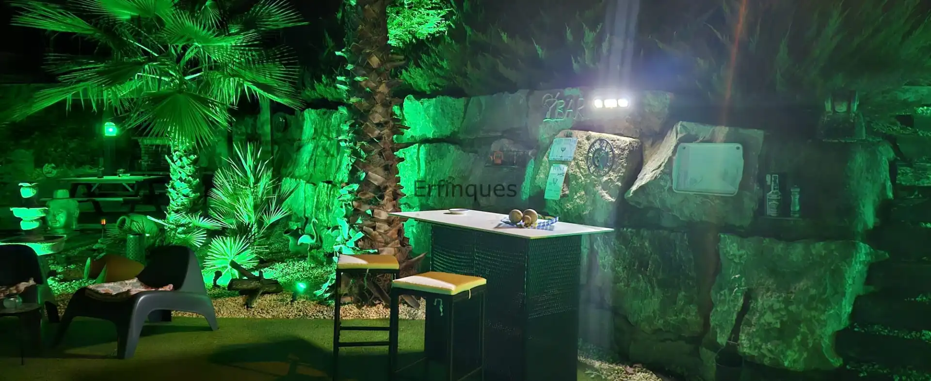 Außenansicht von Haus oder Chalet zum Verkauf in Rubí mit Klimaanlage, Heizung und Privatgarten