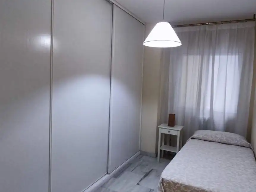 Dormitori de Pis de lloguer en Puertollano amb Calefacció, Terrassa i Moblat