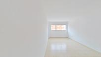 Bedroom of Flat to rent in Paterna