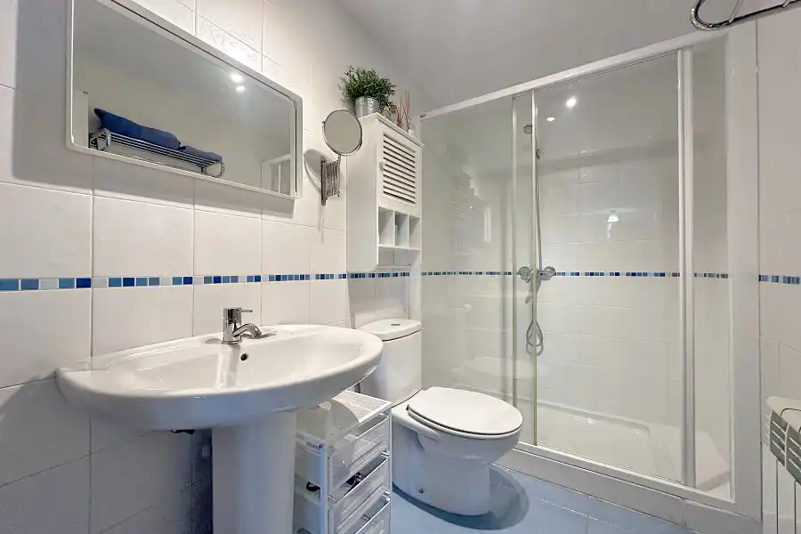 Bathroom of Houses for sale in Hoyo de Manzanares  with Air Conditioner, Heating and Private garden