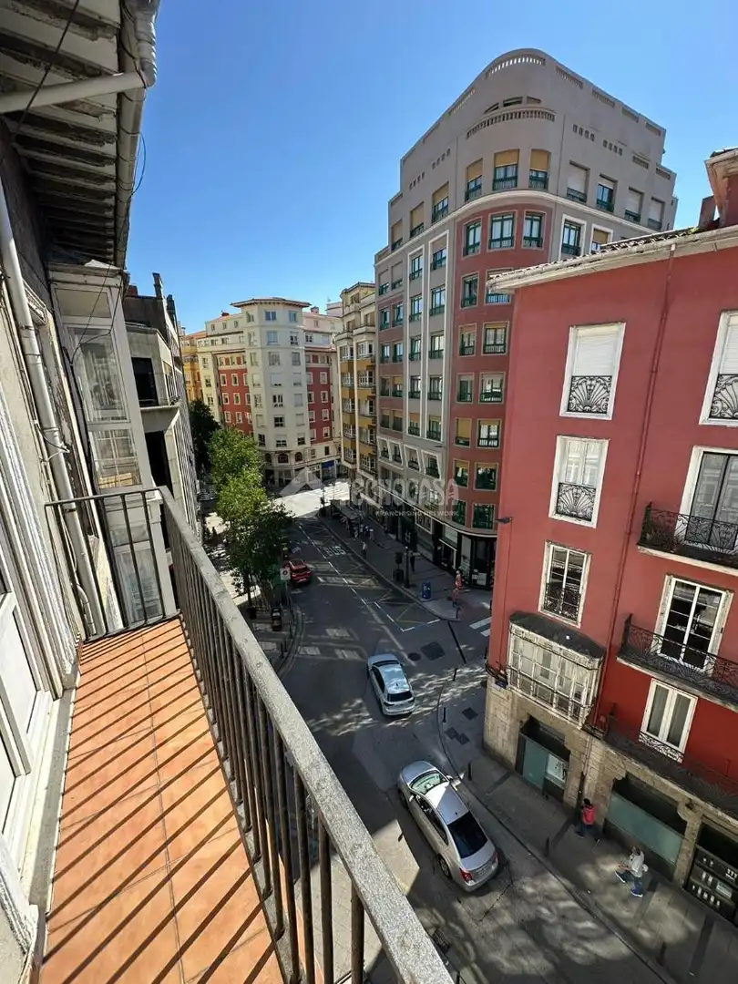 Vista exterior de Piso en venta en Santander