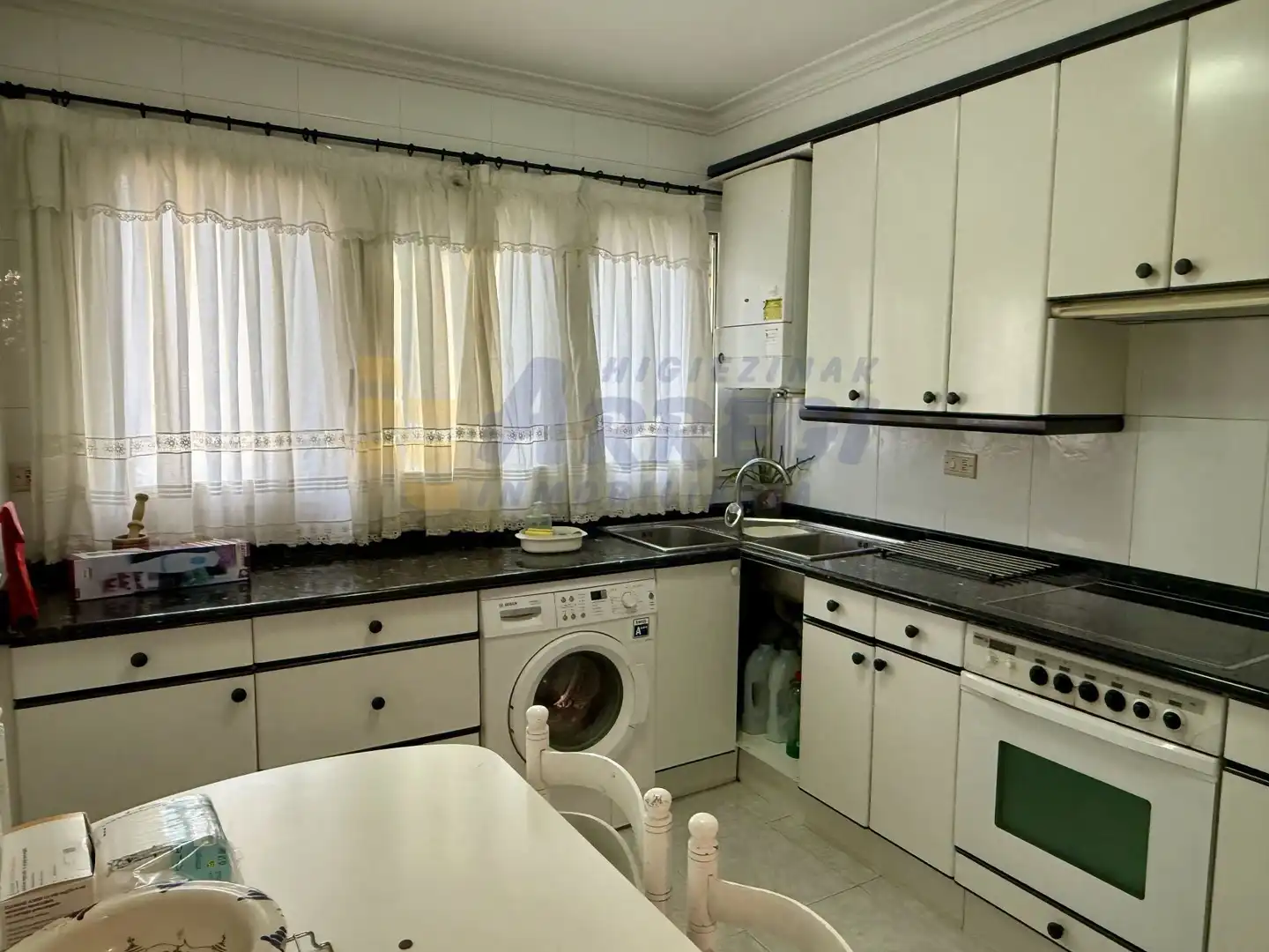 Cocina de Piso en venta en Eibar con Calefacción