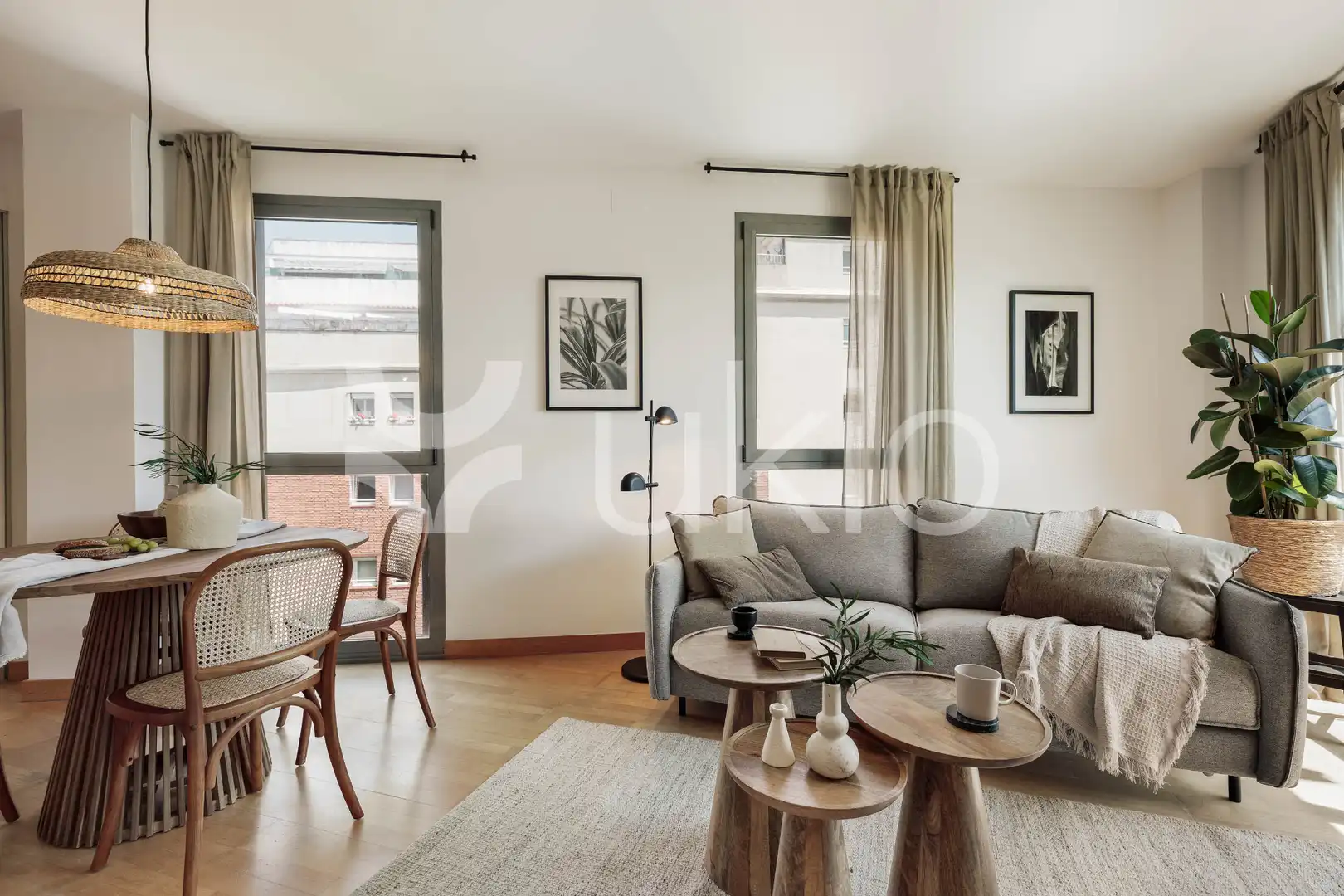 Sala de estar de Apartamento de alquiler en Barcelona con Aire acondicionado, Calefacción y Amueblado
