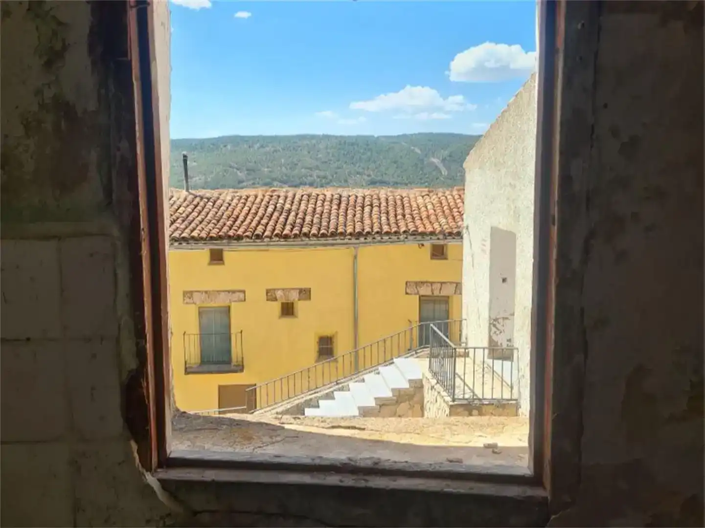 Vista exterior de Casa adosada en venta en Huélamo