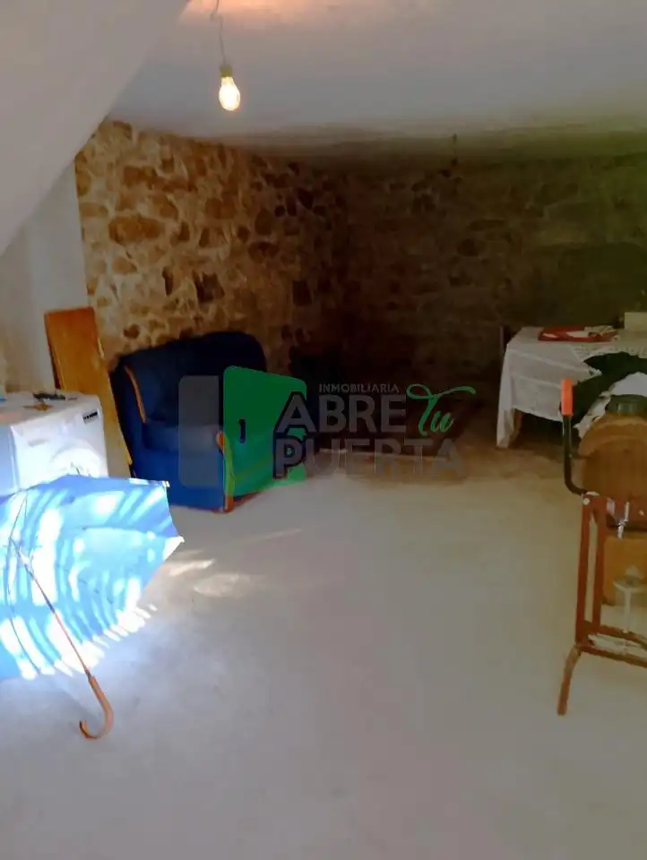 Casa o xalet en venda en Lobeira amb Jardí privat