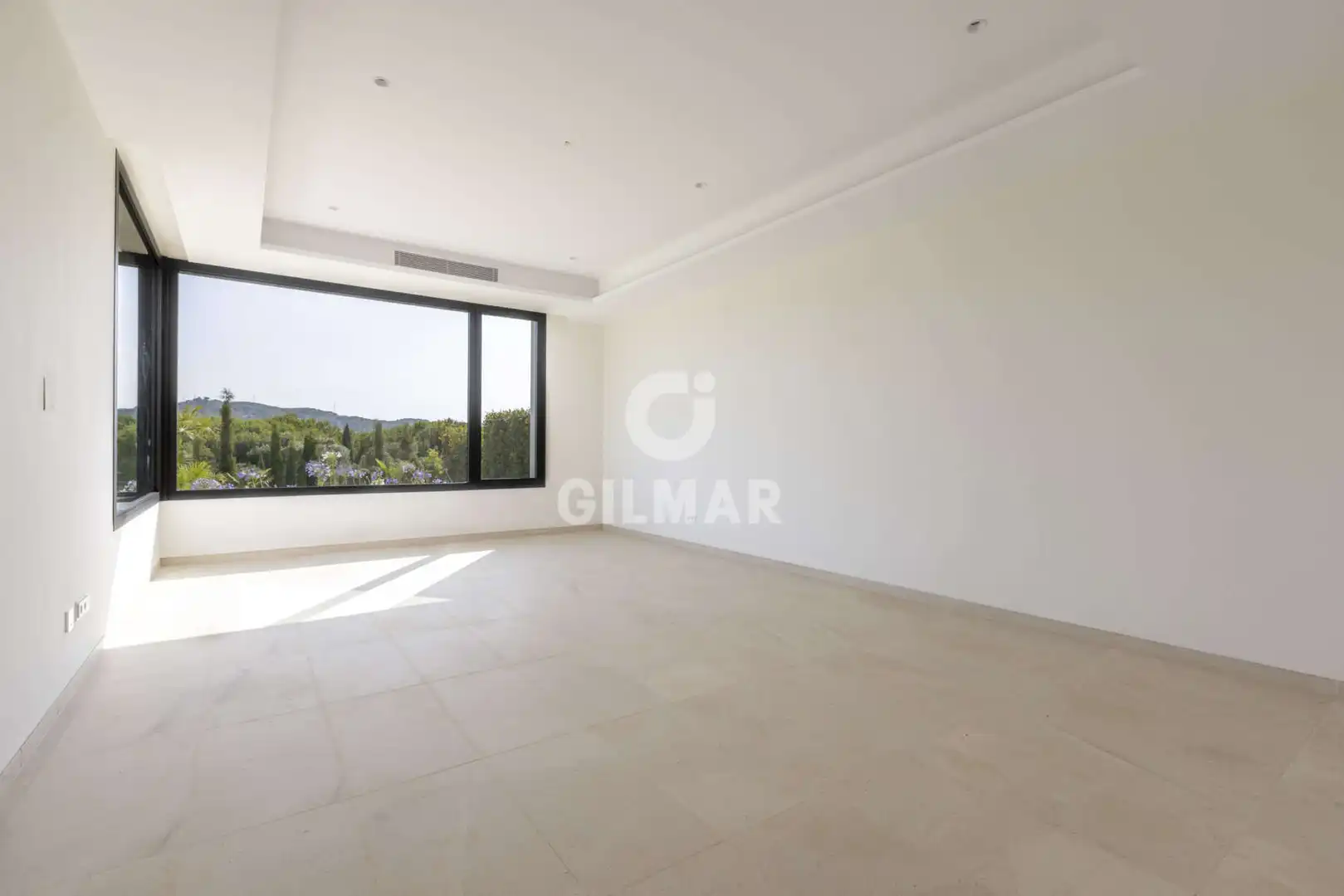 Dormitori de Casa o xalet en venda en Sotogrande amb Calefacció, Jardí privat i Piscina