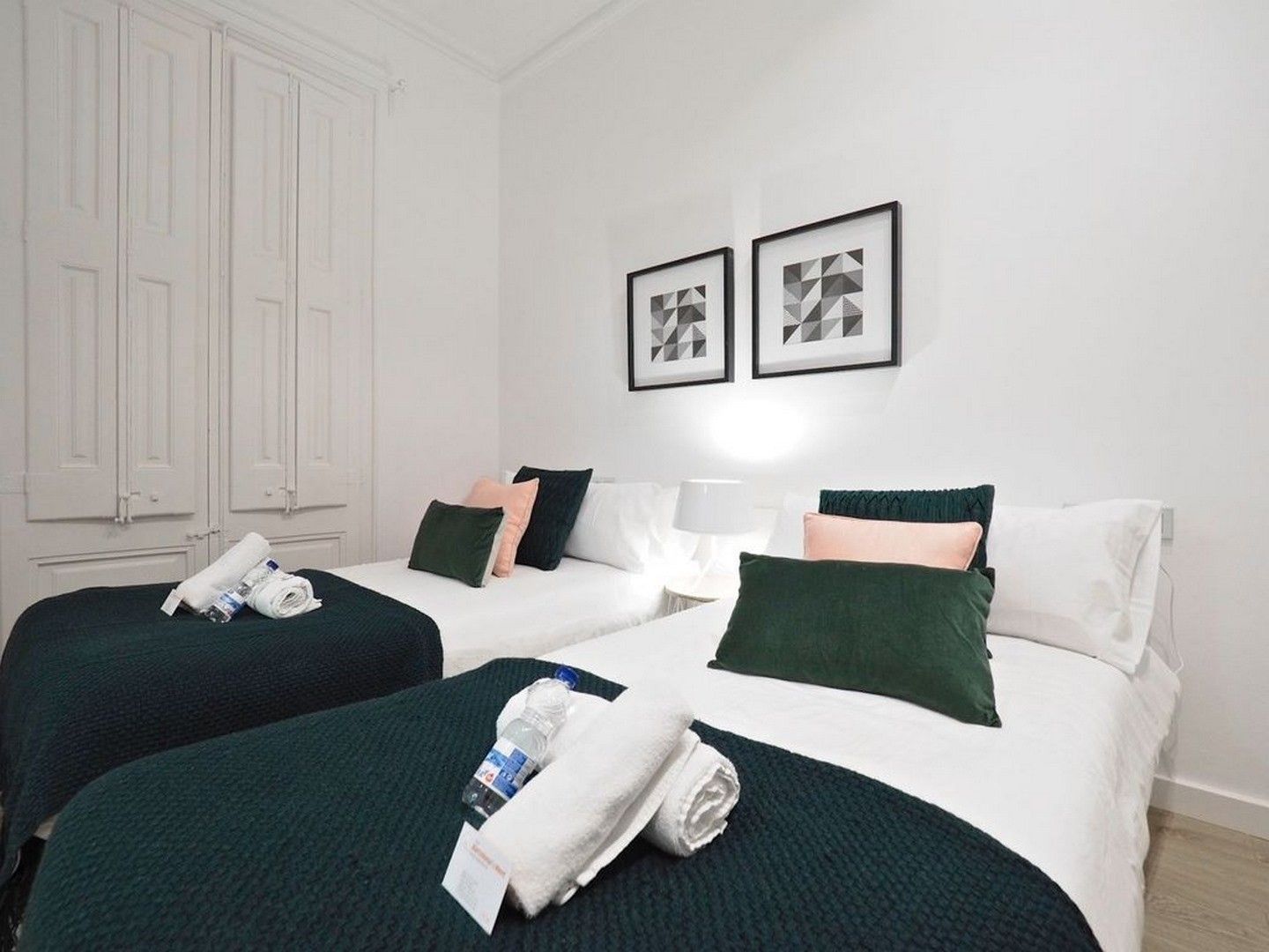 Habitación de Piso de alquiler en Graus con Aire acondicionado, Amueblado y TV