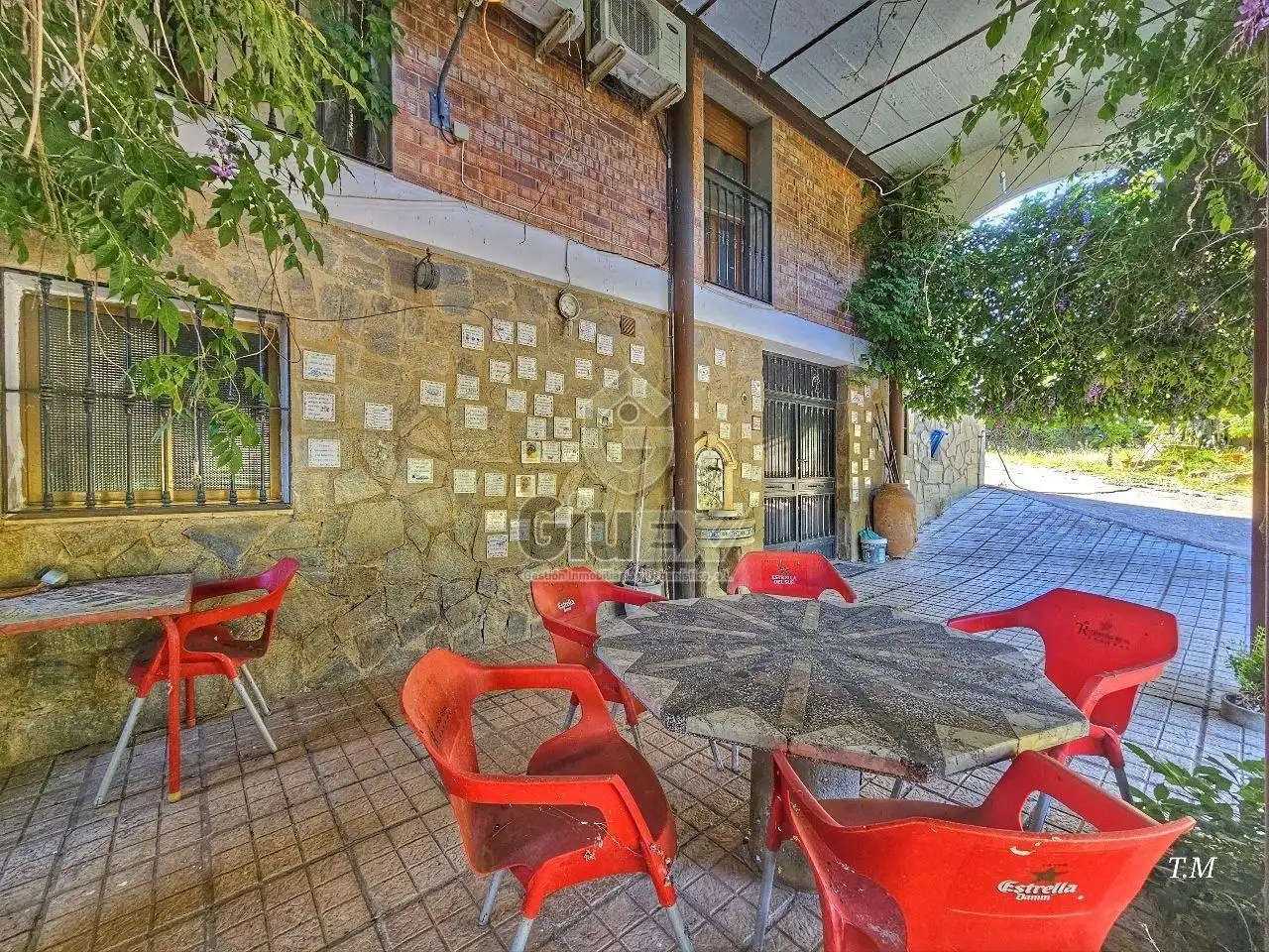 Terrassa de Casa o xalet en venda en Cáceres amb Jardí privat
