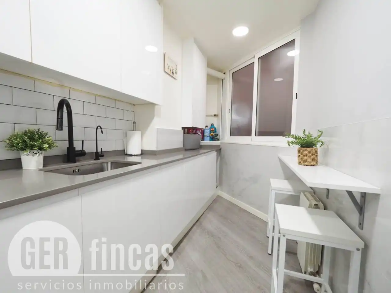 Kitchen of Flat for sale in Rubí  with Air Conditioner, Heating and Parquet flooring