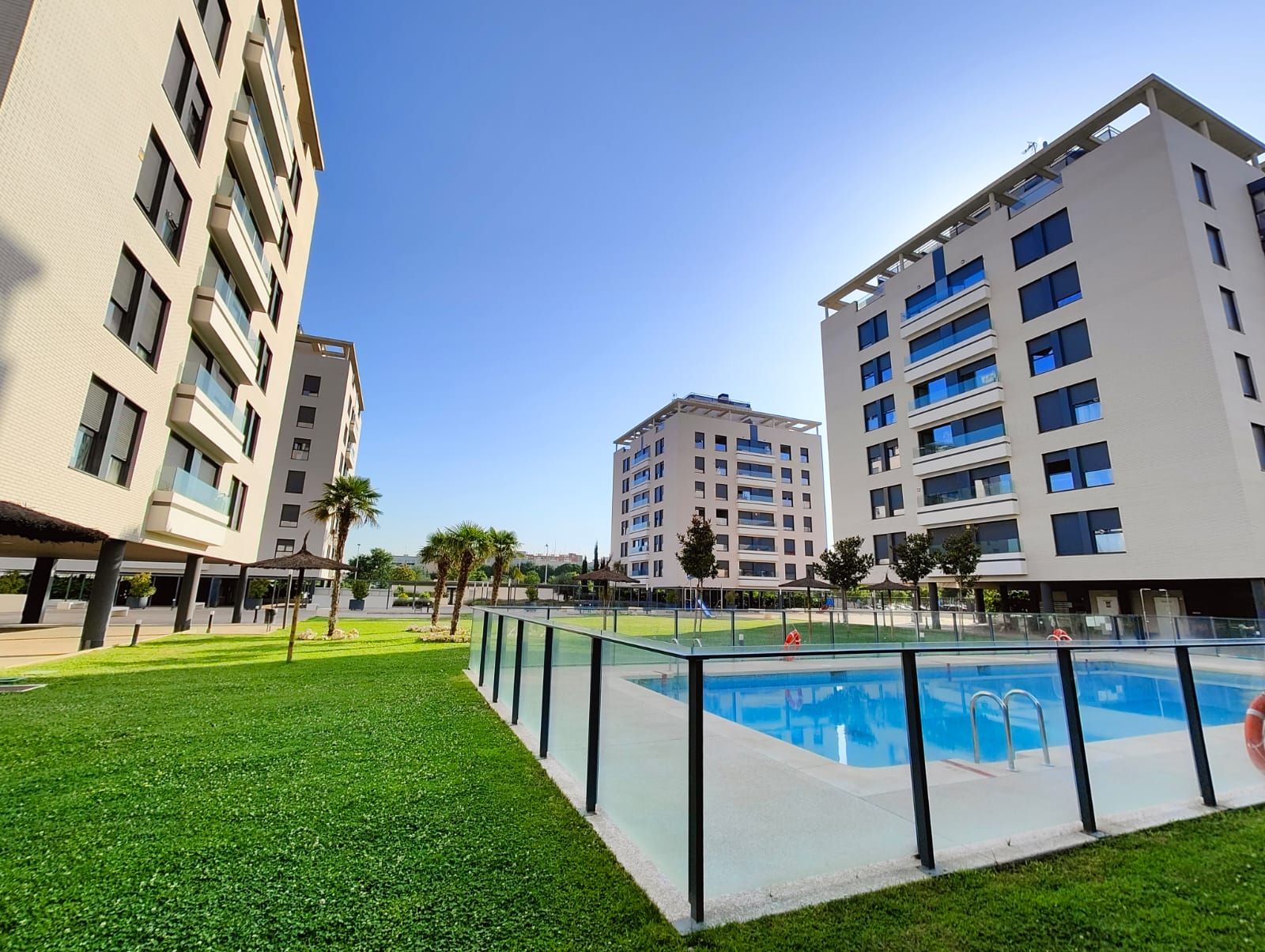 Flat to rent in Calle del Lucero del Alba, Los Ángeles