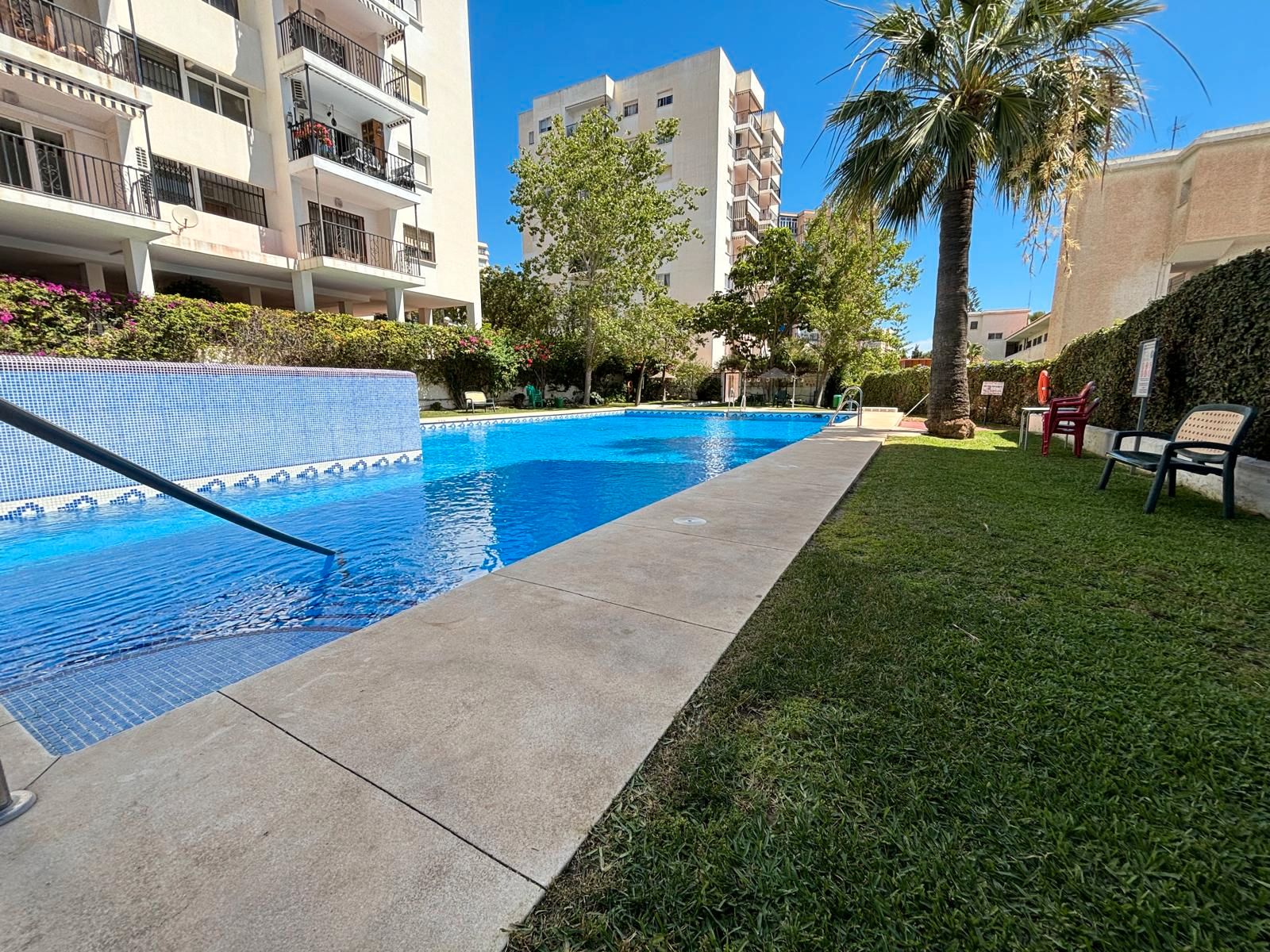 Swimming pool of Flat for sale in Benalmádena  with Terrace, Storage room and Furnished