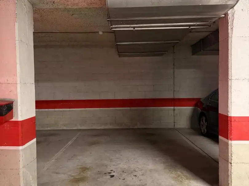 Aparcament de Pis en venda en Oviedo 