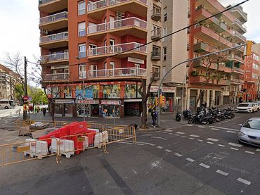 Local comercial en alquiler en Travessera de Gràcia 398