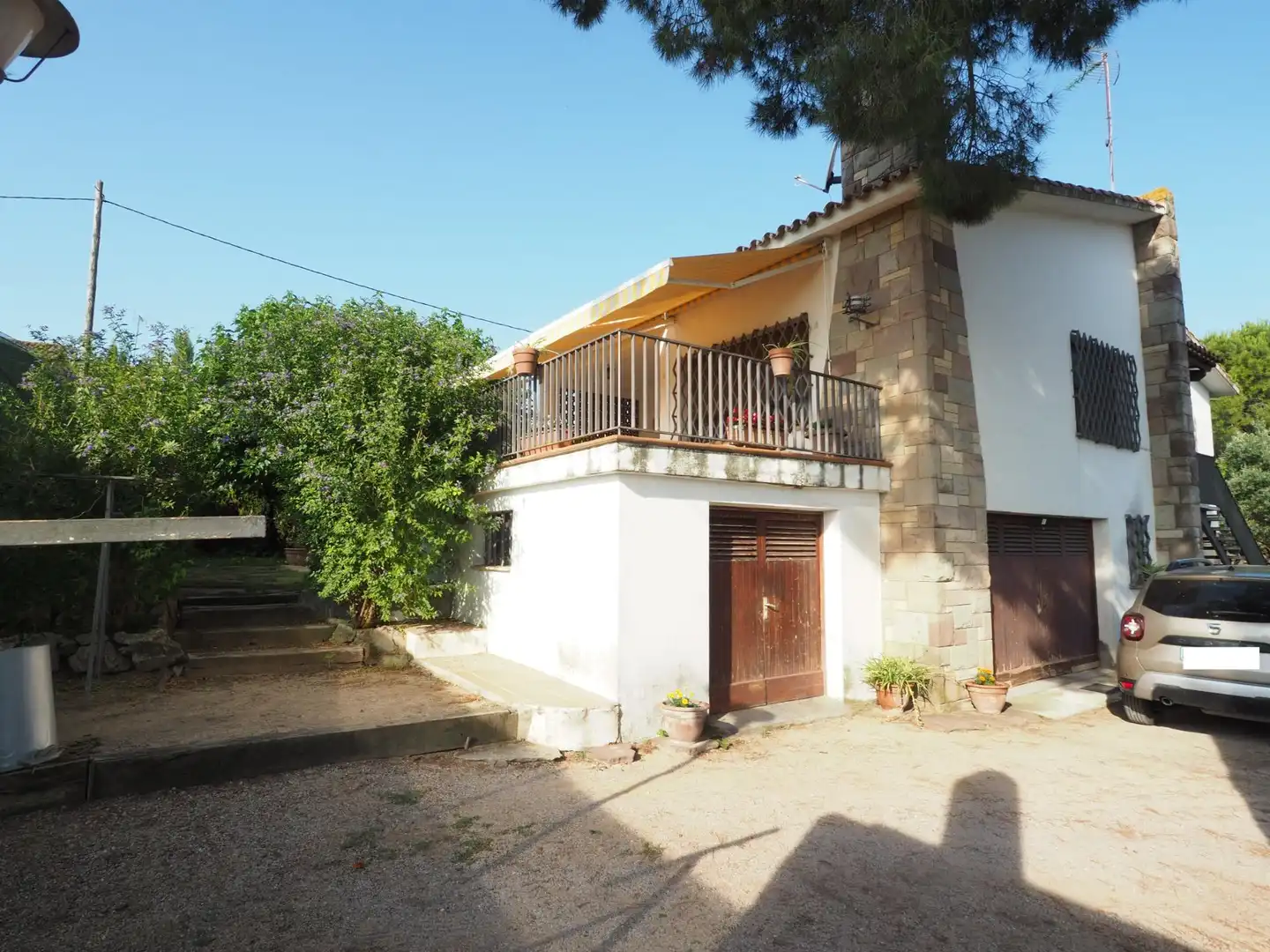 Vista exterior de Casa o xalet en venda en Canovelles amb Calefacció, Terrassa i Traster