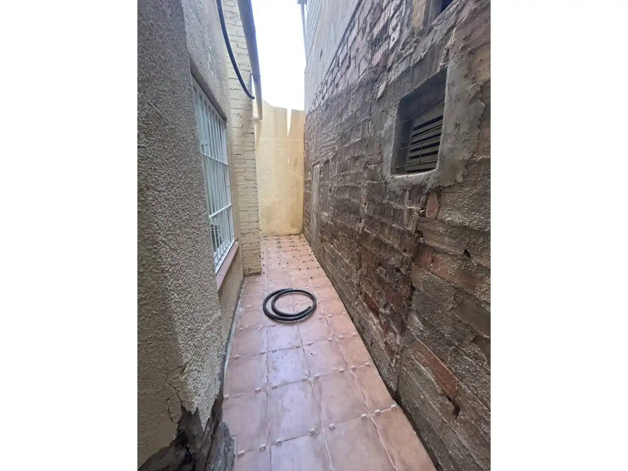 Local de alquiler en Calle Guifré, El Remei