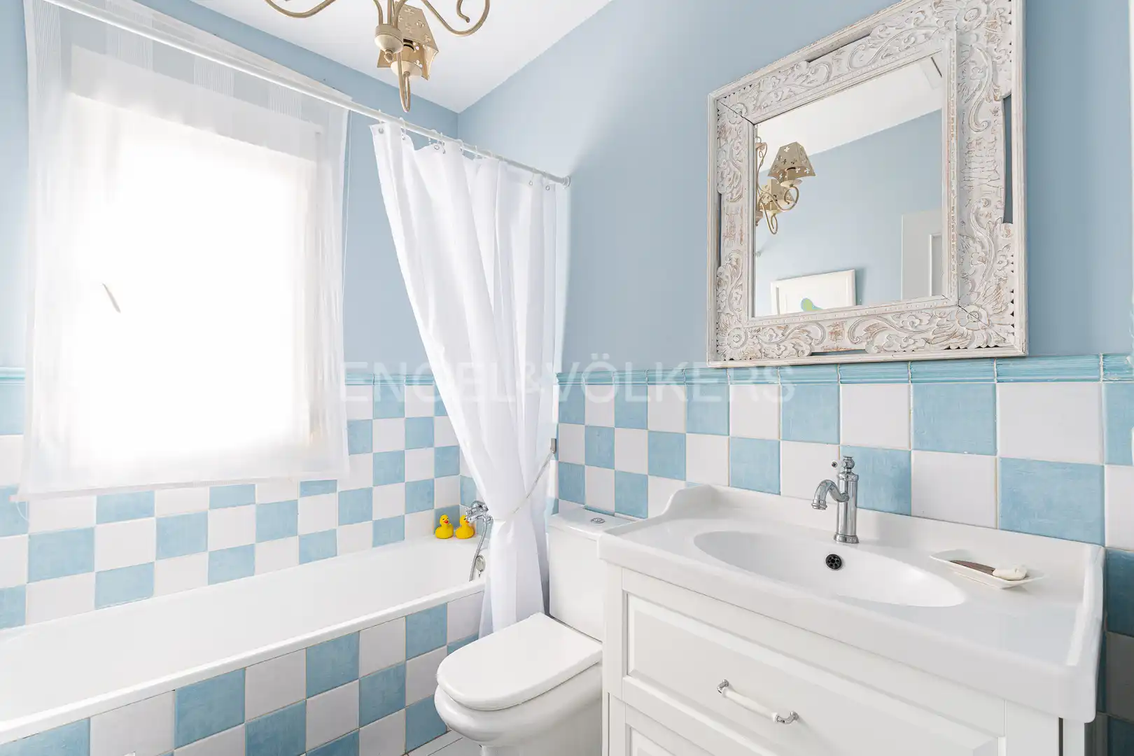 Bathroom of Houses for sale in Valdemorillo  with Heating, Private garden and Terrace