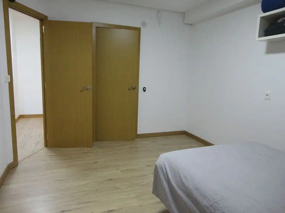 Habitación de Casa o chalet en venta en Salas de los Infantes con Calefacción y Jardín privado