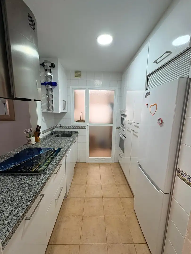 Cocina de Piso de alquiler en Motril con Jardín privado, Terraza y Amueblado