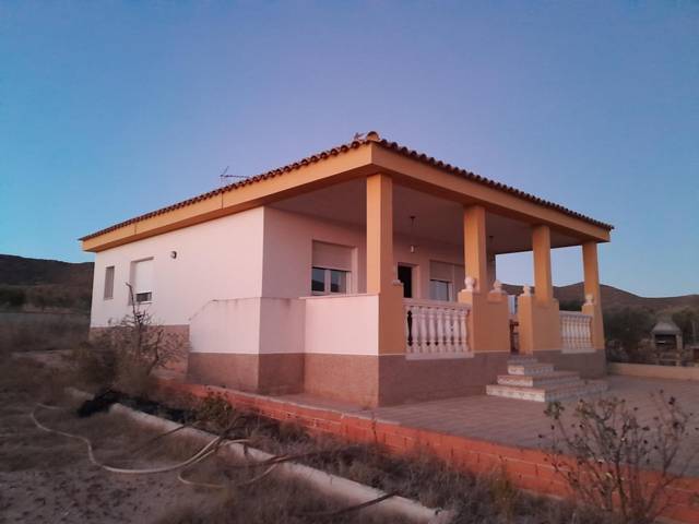Casa-chalet en Venta en Yecla