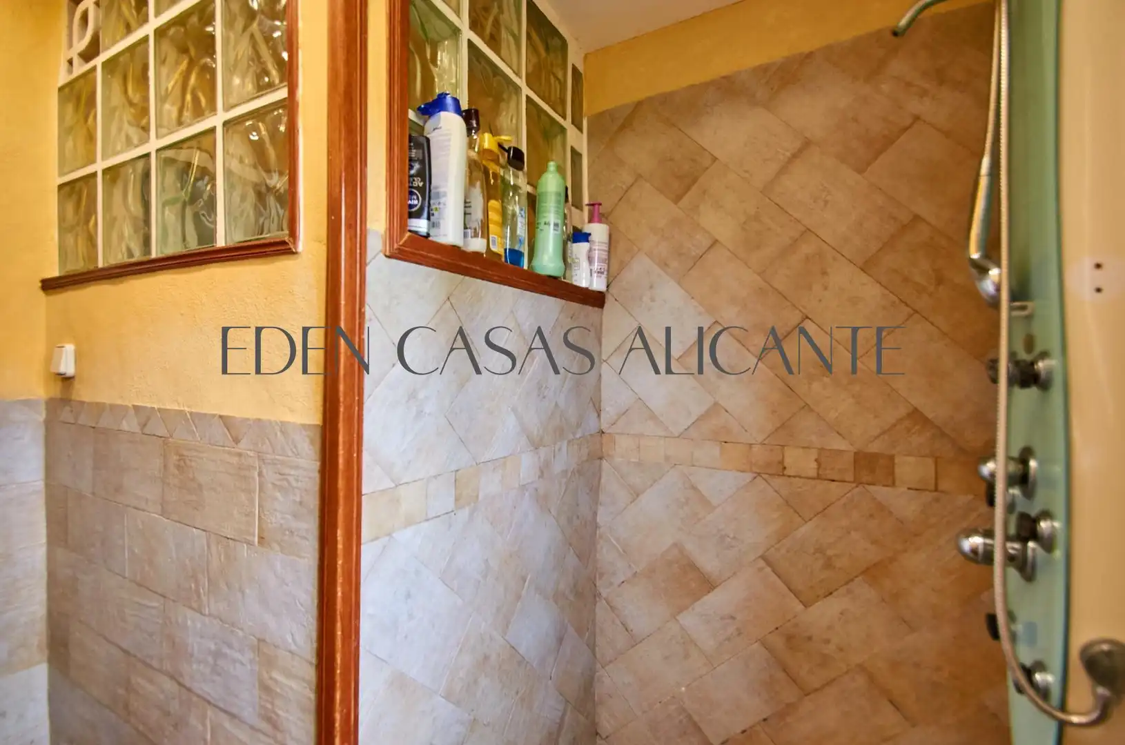 Bathroom of Houses for sale in El Campello  with Air Conditioner, Heating and Private garden
