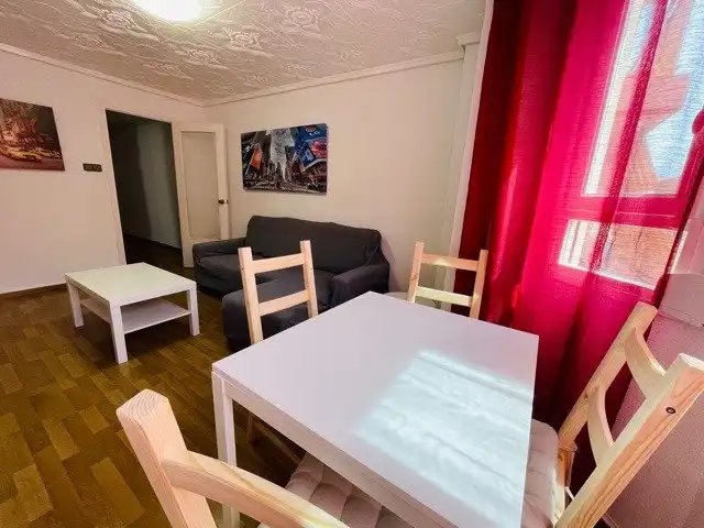 Comedor de Piso para compartir en Elche / Elx con Aire acondicionado, Terraza y Amueblado