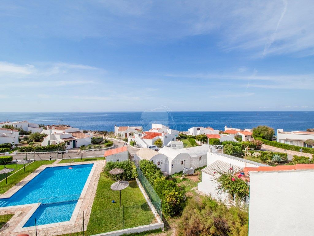 Vista exterior de Apartament en venda en Sant Lluís amb Aire condicionat, Jardí privat i Terrassa