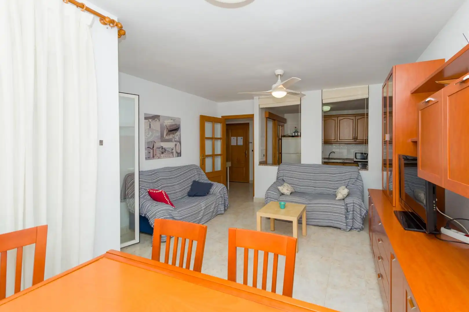Wohnzimmer von Wohnungen zum Verkauf in Benicasim / Benicàssim mit Privatgarten, Terrasse und Gemeinschaftspool