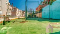 Vista exterior de Àtic en venda en Cerdanyola del Vallès amb Aire condicionat, Terrassa i Piscina