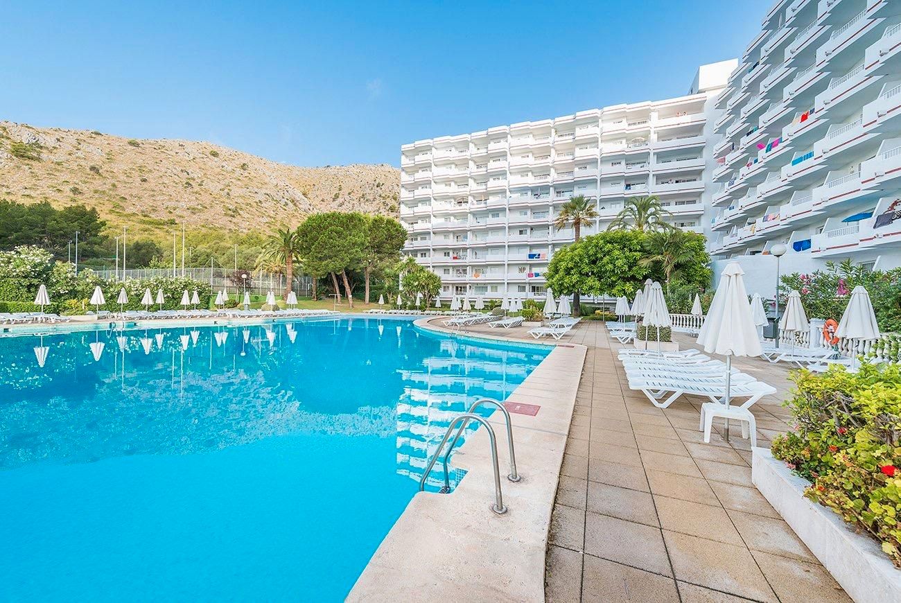 Swimming pool of Premises for sale in Alcúdia